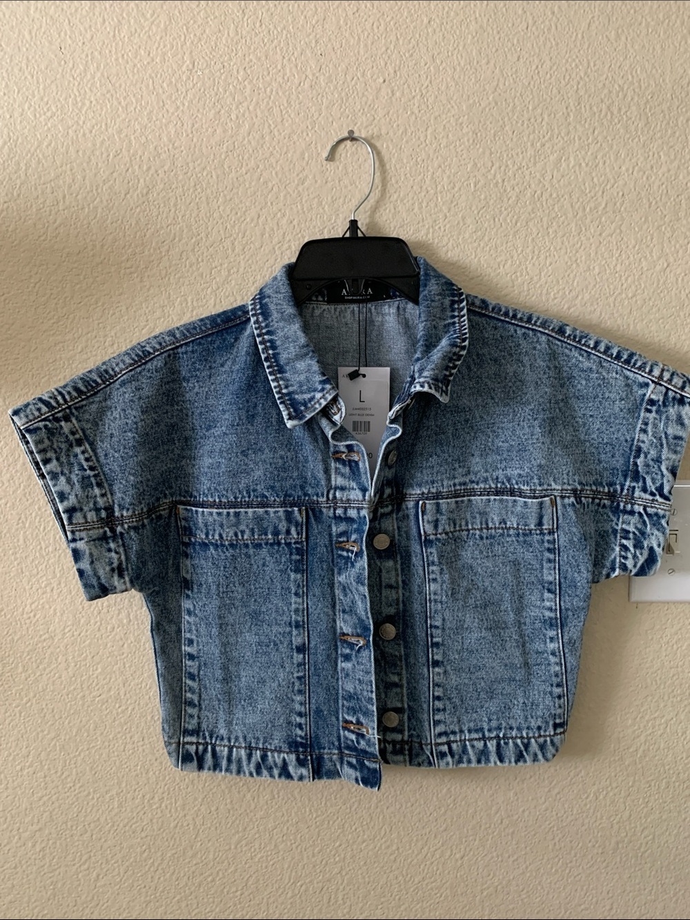 AKIRA Cropped  Blue Denim Jacket